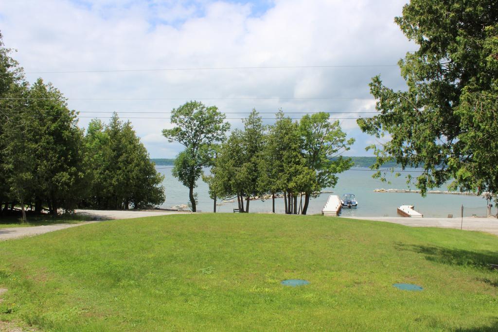 Bayshore Cottages Wiarton Bagian luar foto